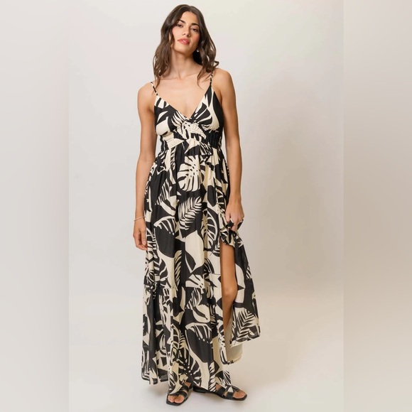 Hutch Flores Tropical Print Sleeveless Maxi Dress